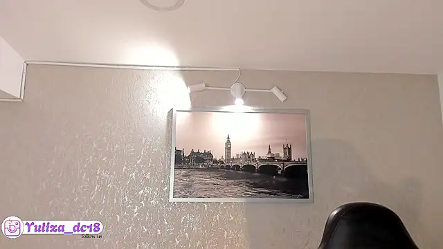 Snapshot of Luxury_Woman chatting on 10.03.25 Luxury Woman online show from 10.03.25