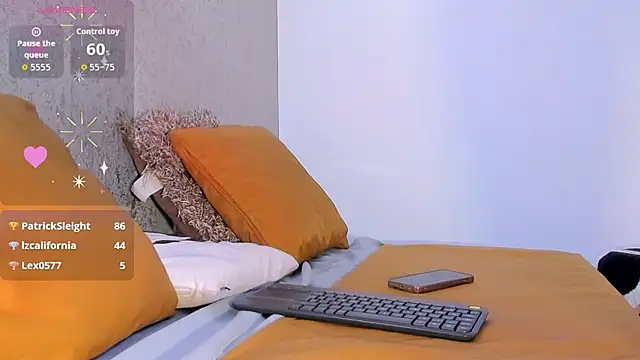 Luxury Woman online show from 02.03.26