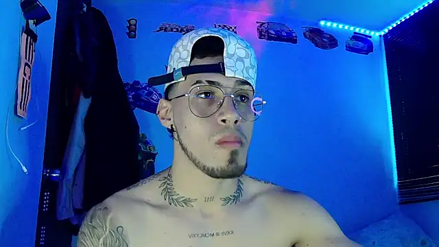 Snapshot of Neymar_jr11-collinss chatting on 09.10.25 Neymar jr11-collinss online show from 09.10.25