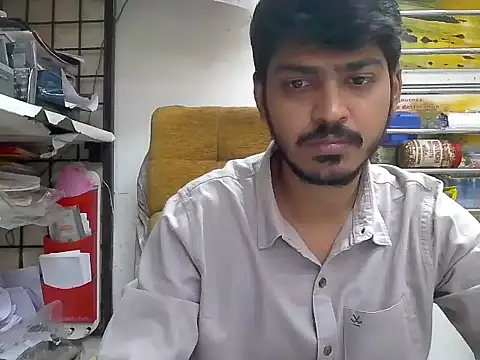 cute modell online show from 11.17.25