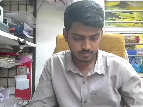 Snapshot of cute_modell chatting on 12.19.25 cute modell online show from 12.19.25