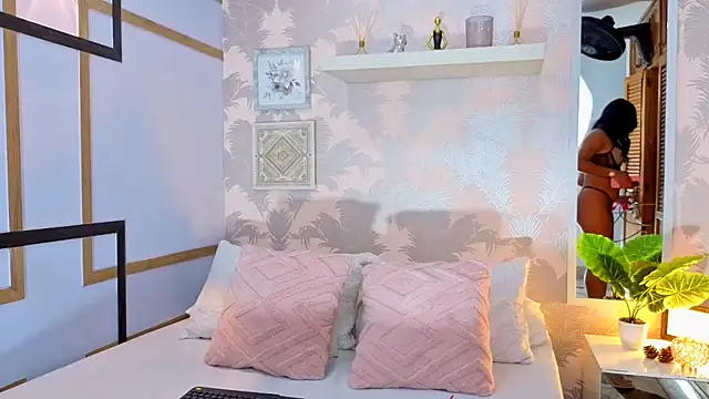 CharlotteGraay online show from 11.25.25