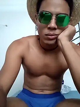 Snapshot of HornyTiger744 chatting on 01.15.25 HornyTiger744 online show from 01.15.25