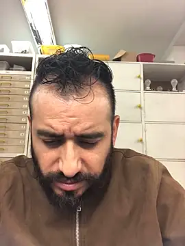 Snapshot of leonardohot1987 chatting on 01.20.25 leonardohot1987 online show from 01.20.25