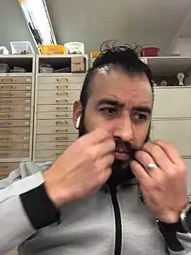 Snapshot of leonardohot1987 chatting on 01.30.25 leonardohot1987 online show from 01.30.25