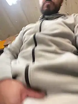 Snapshot of leonardohot1987 chatting on 03.07.25 leonardohot1987 online show from 03.07.25