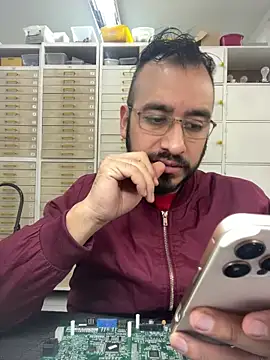 Snapshot of leonardohot1987 chatting on 03.13.25 leonardohot1987 online show from 03.13.25