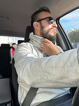 Snapshot of leonardohot1987 chatting on 11.14.25 leonardohot1987 online show from 11.14.25