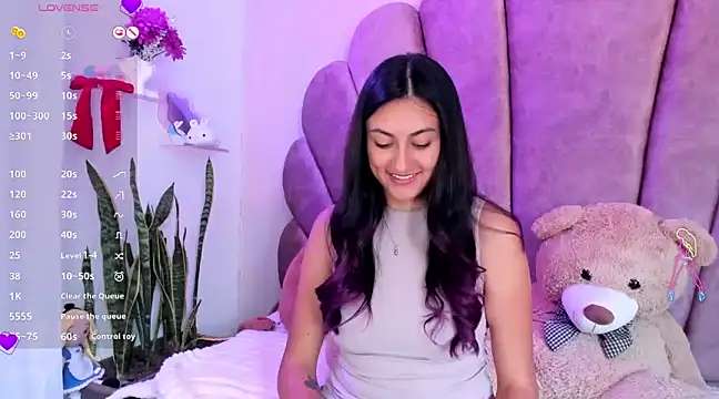 sweetfoxy 17 online show from 01.30.25