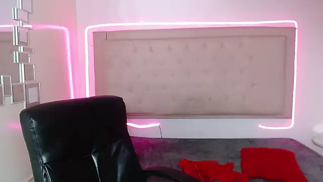 kathepickmanx online show from 10.17.25