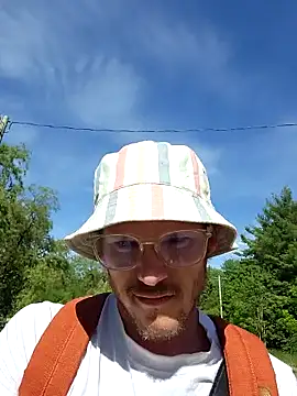 Snapshot of SoxxyNsh chatting on 06.04.26 SoxxyNsh online show from 06.04.26