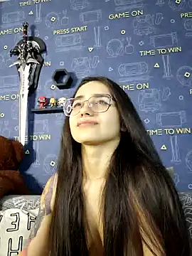 Snapshot of LittleX_Angel chatting on 02.11.25 LittleX Angel online show from 02.11.25