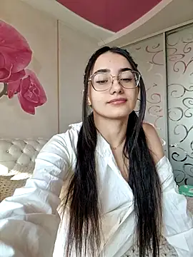 Snapshot of LittleX_Angel chatting on 02.23.25 LittleX Angel online show from 02.23.25