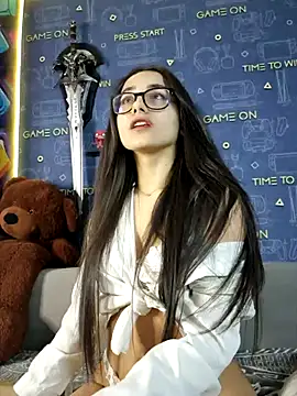 Snapshot of LittleX_Angel chatting on 02.26.25 LittleX Angel online show from 02.26.25