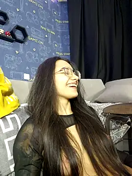 Snapshot of LittleX_Angel chatting on 03.05.25 LittleX Angel online show from 03.05.25