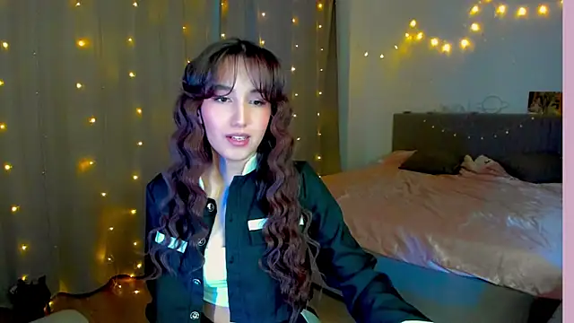 Snapshot of anna_elfi chatting on 12.16.25 anna elfi online show from 12.16.25