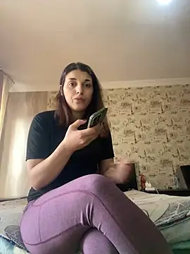 Snapshot of Rosanna_Rennie chatting on 02.25.25 Rosanna Rennie online show from 02.25.25