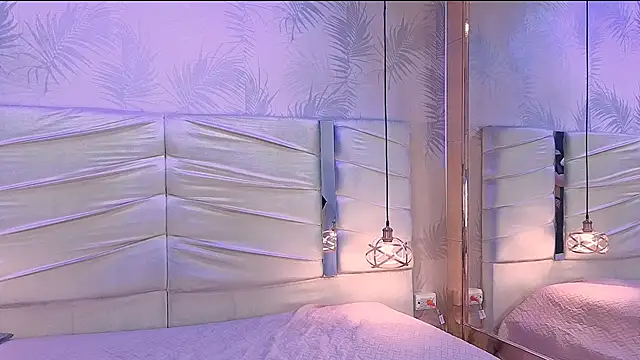 CatarinaMayer  online show from 12.04.25