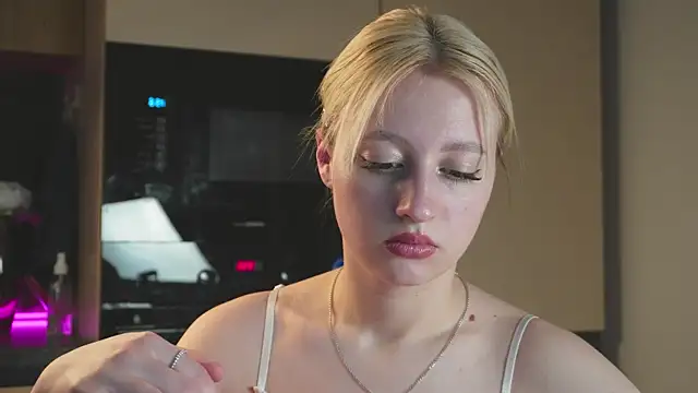 milasmiu online show from 03.15.25