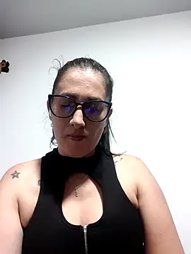 CHARLOTTE 1711 online show from 10.03.25