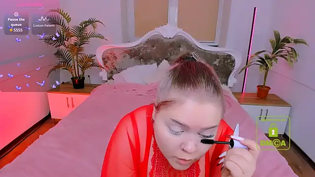 Erica  Alta online show from 10.25.25