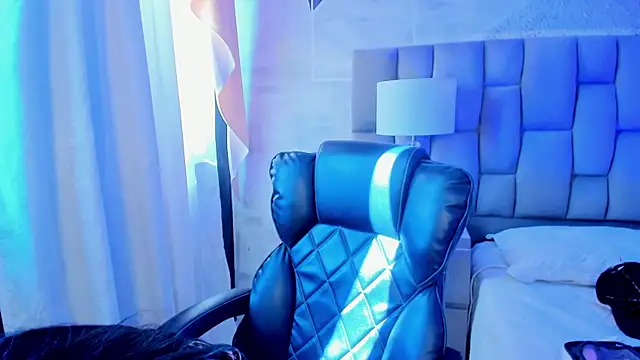 BellaaStorm online show from 10.17.25