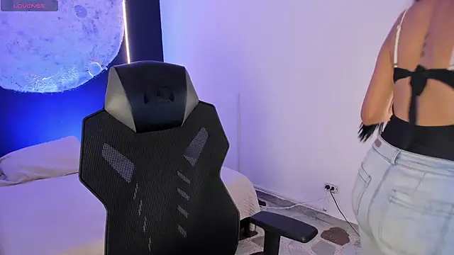 BellaaStorm online show from 11.04.25