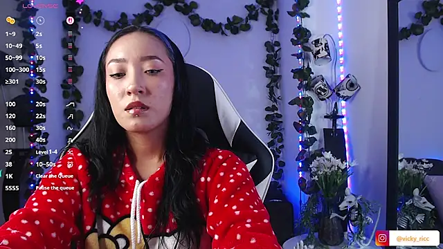 victoria ricci a online show from 10.08.25