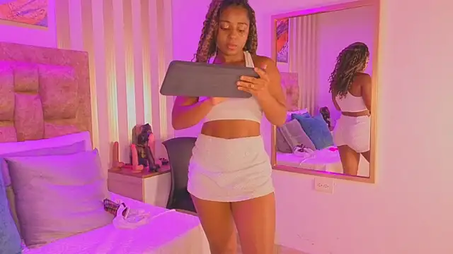 avis lara online show from 03.12.26