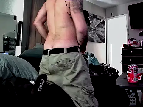 Snapshot of 1badfucka chatting on 02.25.25 1badfucka online show from 02.25.25