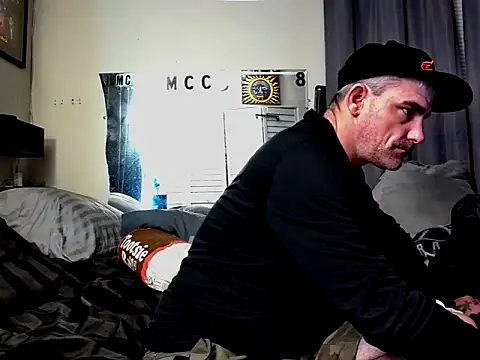 Snapshot of 1badfucka chatting on 03.01.25 1badfucka online show from 03.01.25