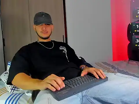 austinoficial online show from 12.21.25