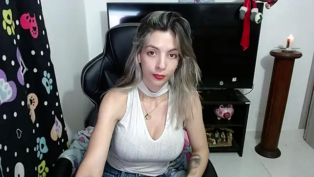 Princezzlove3 online show from 01.22.25