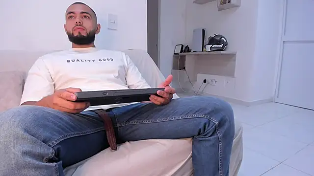 arturguy00 online show from 03.01.25