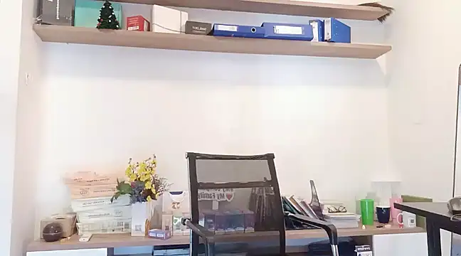 Lush-Office online show from 02.23.25