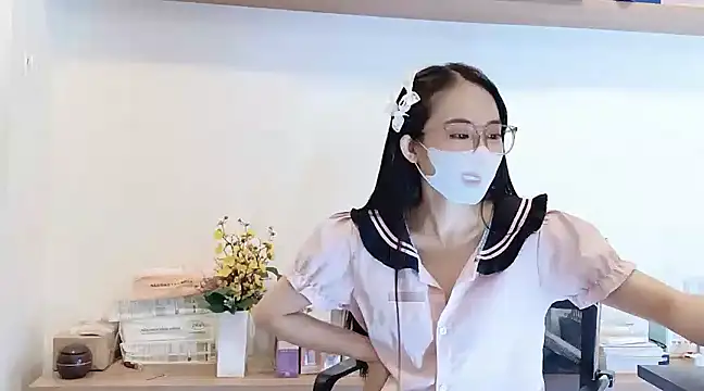 Lush-Office online show from 03.14.25