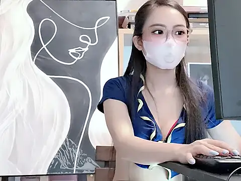 Lush-Office online show from 11.10.25