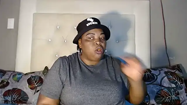 omalicha98 online show from 04.14.26