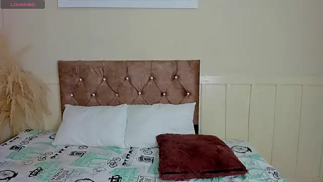 Snapshot of Natashawool1 chatting on 02.12.25 Natashawool1 online show from 02.12.25