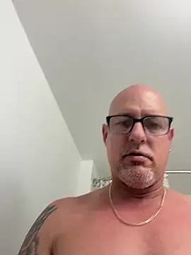 Snapshot of carlospingalinda chatting on 02.08.25 carlospingalinda online show from 02.08.25