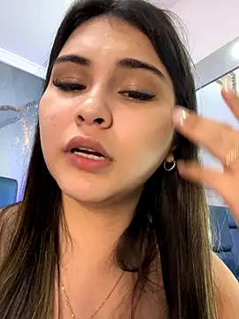 Aitana Hilton  online show from 11.08.25