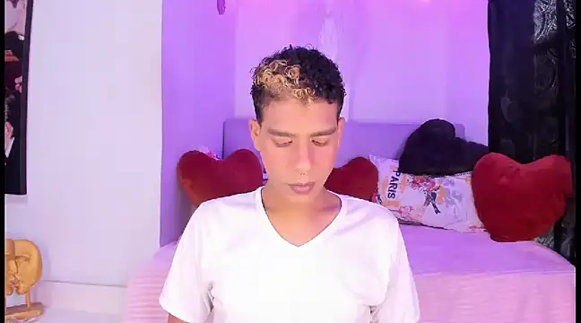 Snapshot of Ethan_Boyy chatting on 02.11.25 Ethan Boyy online show from 02.11.25
