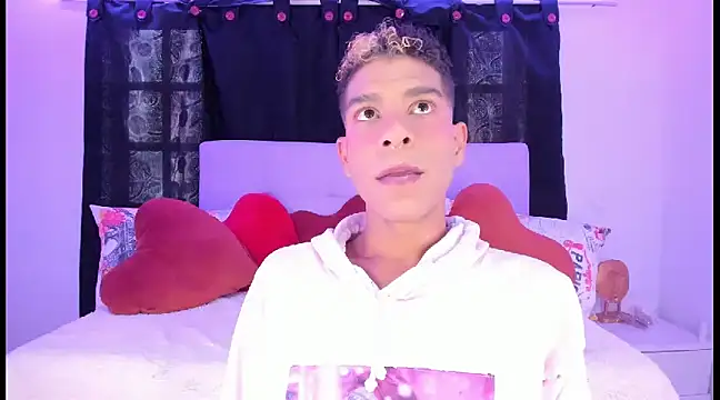 Snapshot of Ethan_Boyy chatting on 02.23.25 Ethan Boyy online show from 02.23.25