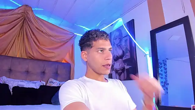 Snapshot of Ethan_Boyy chatting on 09.17.25 Ethan Boyy online show from 09.17.25