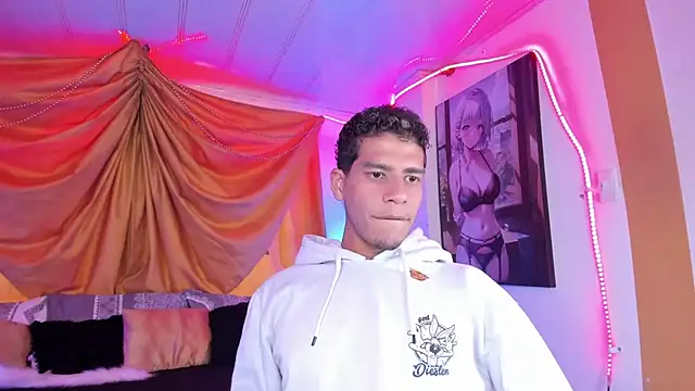 Snapshot of Ethan_Boyy chatting on 10.06.25 Ethan Boyy online show from 10.06.25