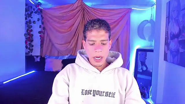 Snapshot of Ethan_Boyy chatting on 10.09.25 Ethan Boyy online show from 10.09.25