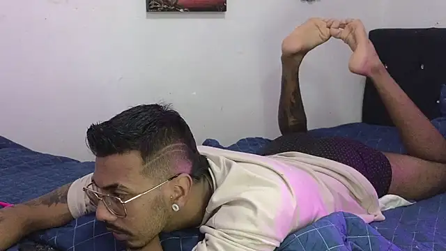 Snapshot of eros-0001 chatting on 01.20.25 eros-0001 online show from 01.20.25