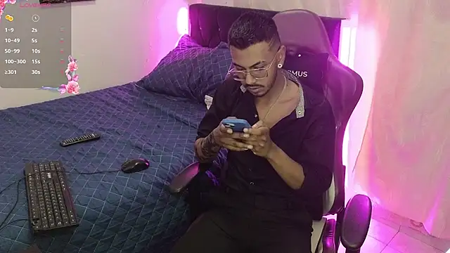 Snapshot of eros-0001 chatting on 01.24.25 eros-0001 online show from 01.24.25