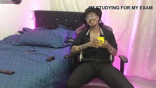 Snapshot of eros-0001 chatting on 02.05.25 eros-0001 online show from 02.05.25