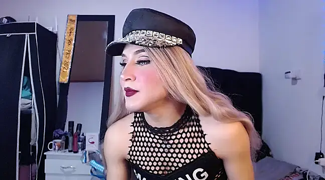 Snapshot of Georgina_Giio chatting on 02.19.25 Georgina Giio online show from 02.19.25